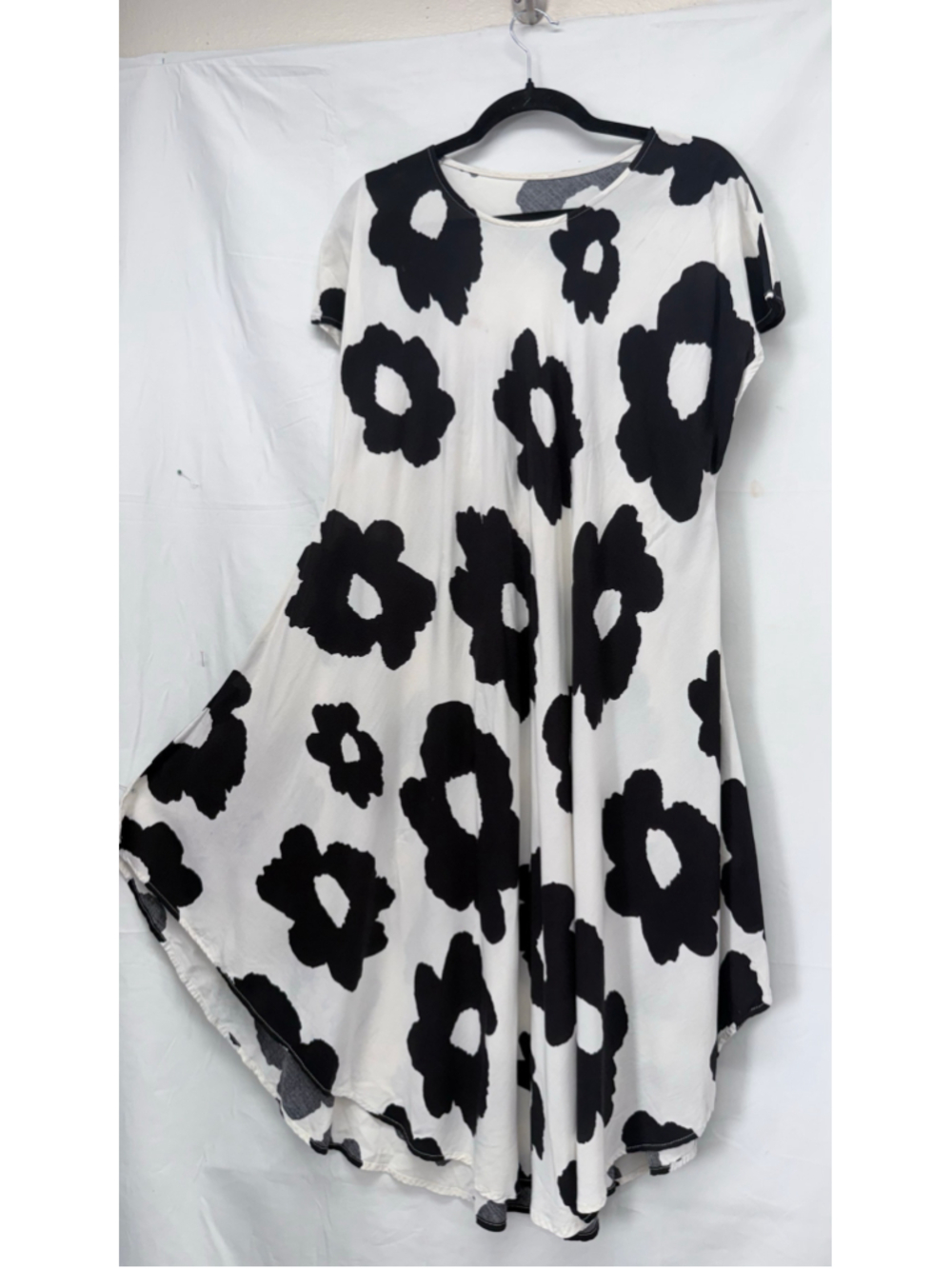 Women's Telvian Floral Midi Dress Size M-L White Black